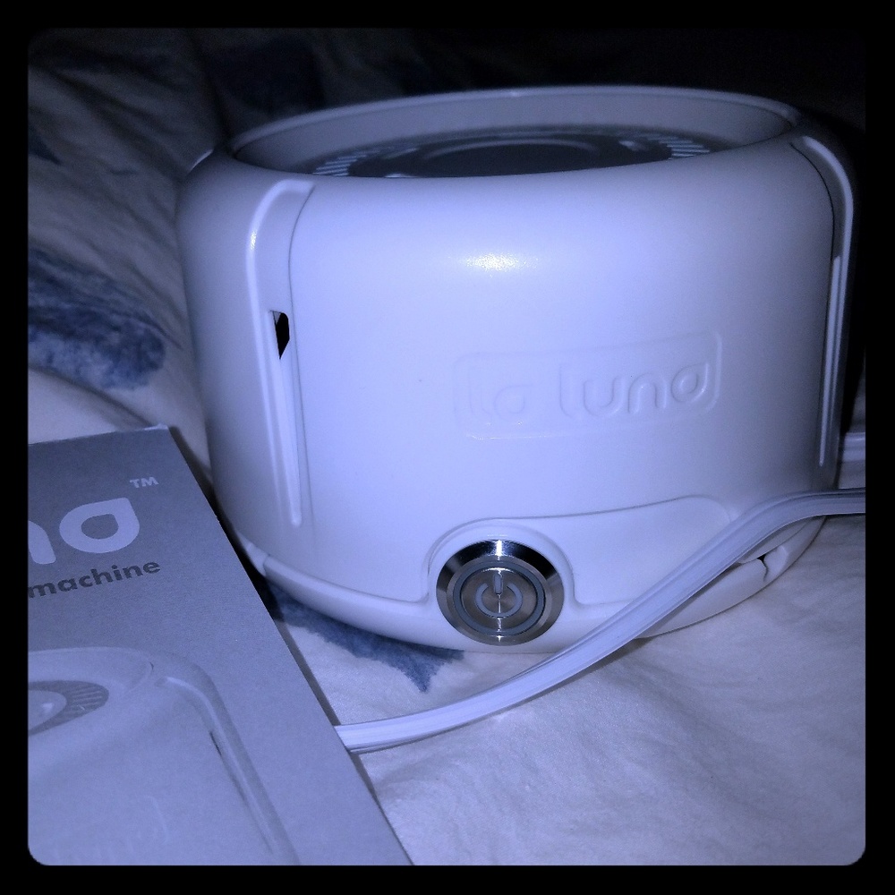 La luna white noise machine